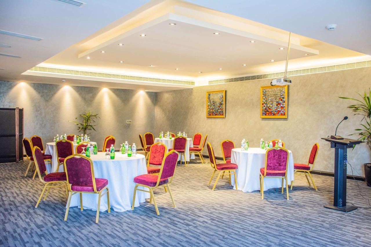 Radisson Blu Resort, Al Khobar ฮาล์ฟมูนเบย์ ภายนอก รูปภาพ Meeting room