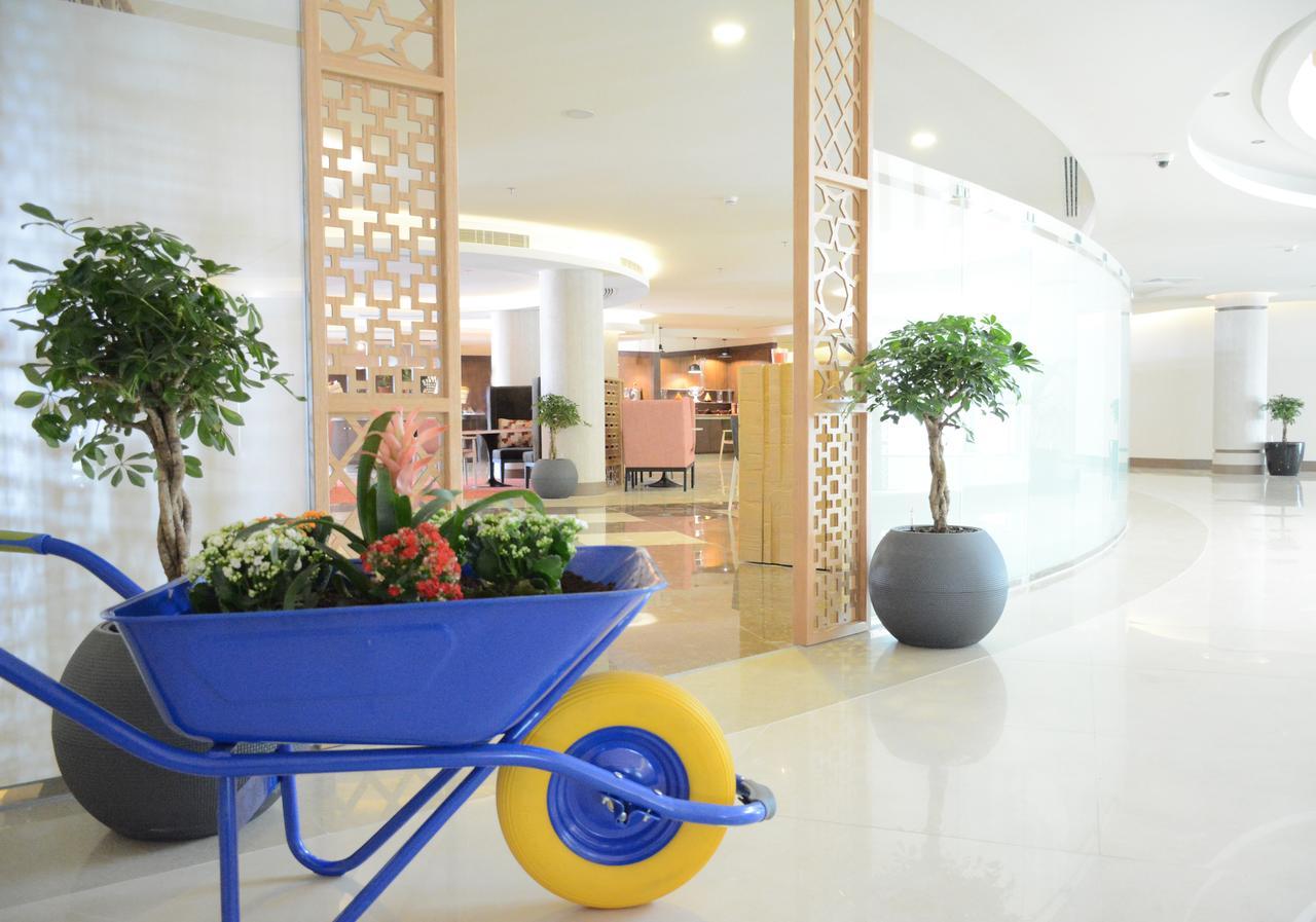 Radisson Blu Resort, Al Khobar ฮาล์ฟมูนเบย์ ภายนอก รูปภาพ Interior of the hotel