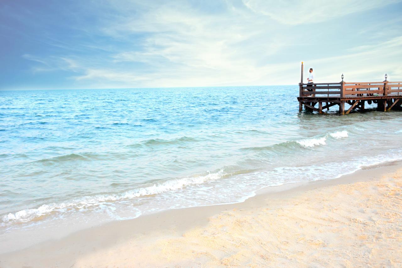 Radisson Blu Resort, Al Khobar ฮาล์ฟมูนเบย์ ภายนอก รูปภาพ The beach at the resort