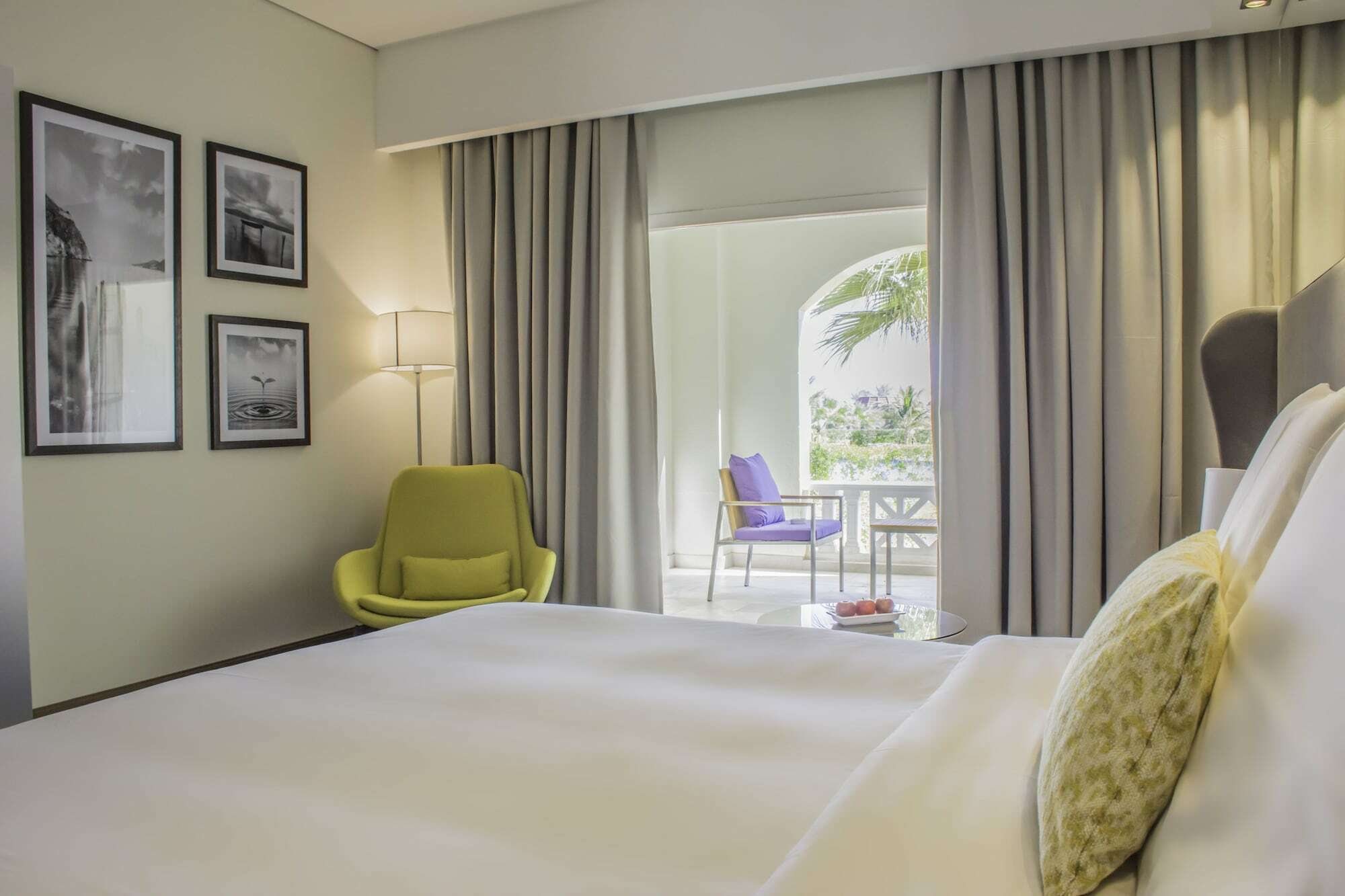 Radisson Blu Resort, Al Khobar ฮาล์ฟมูนเบย์ ภายนอก รูปภาพ A room at the hotel