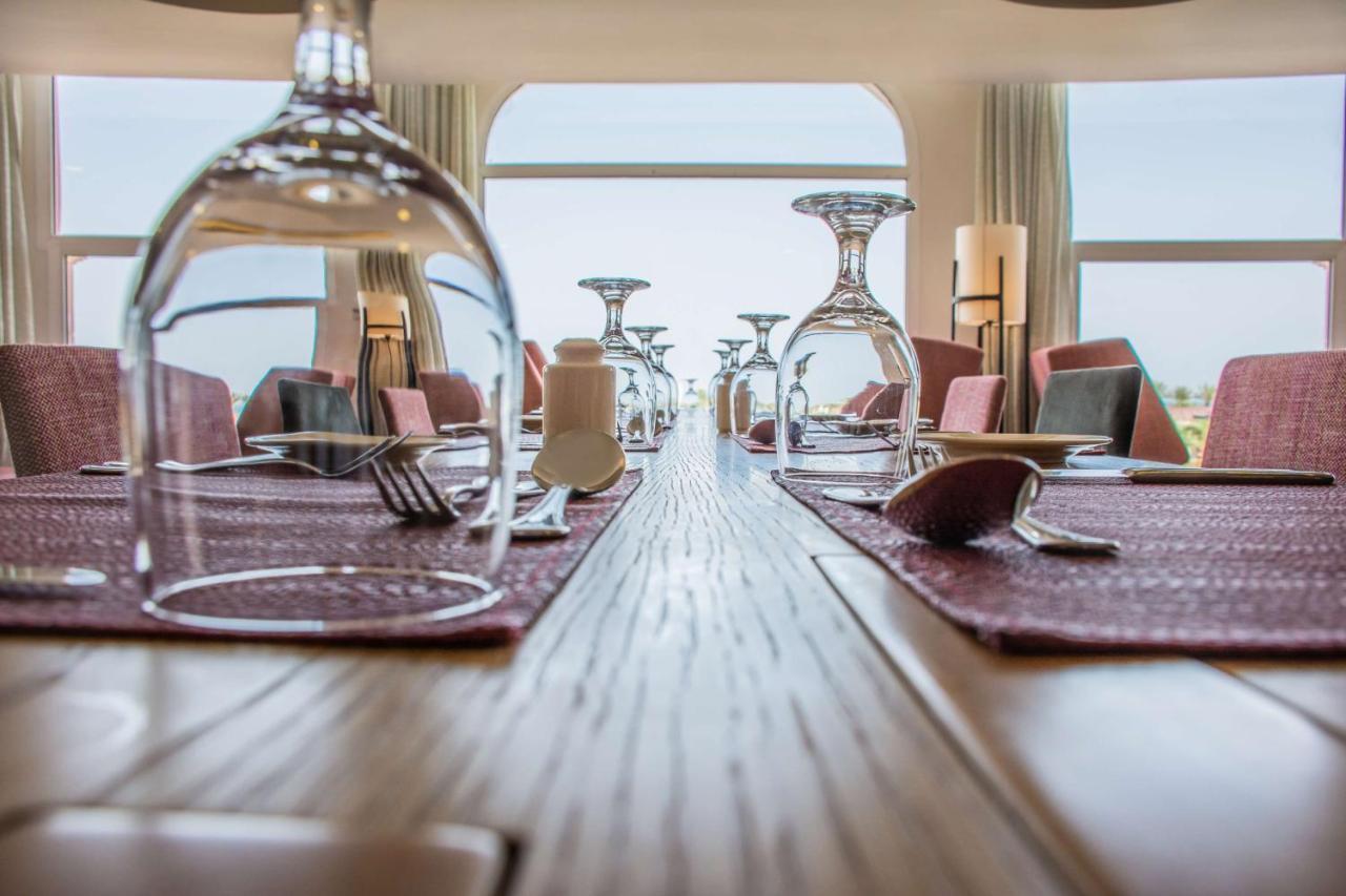 Radisson Blu Resort, Al Khobar ฮาล์ฟมูนเบย์ ภายนอก รูปภาพ Restaurant