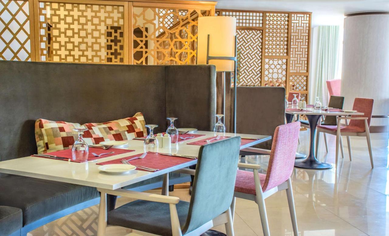 Radisson Blu Resort, Al Khobar ฮาล์ฟมูนเบย์ ภายนอก รูปภาพ The restaurant