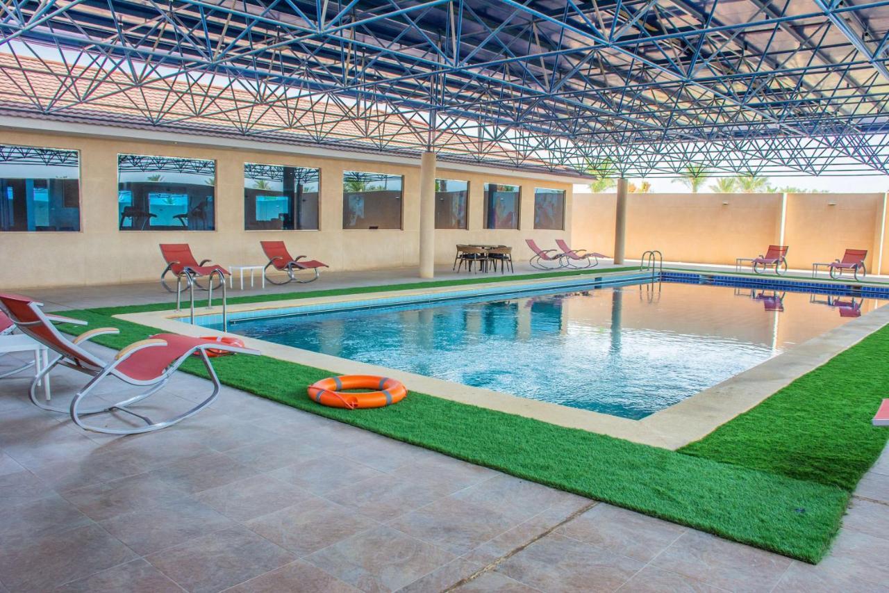 Radisson Blu Resort, Al Khobar ฮาล์ฟมูนเบย์ ภายนอก รูปภาพ Swimming pool at the hotel