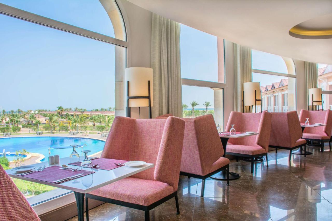 Radisson Blu Resort, Al Khobar ฮาล์ฟมูนเบย์ ภายนอก รูปภาพ The restaurant